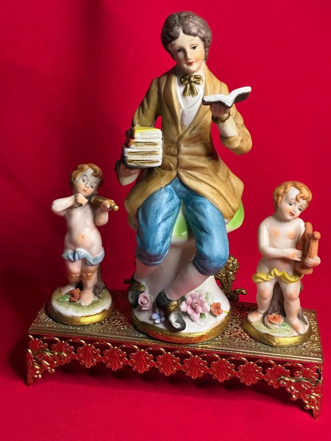 İtalyan Stil Capodimonte Esintili Üçlü Biblo – Altın Filigran Kaide