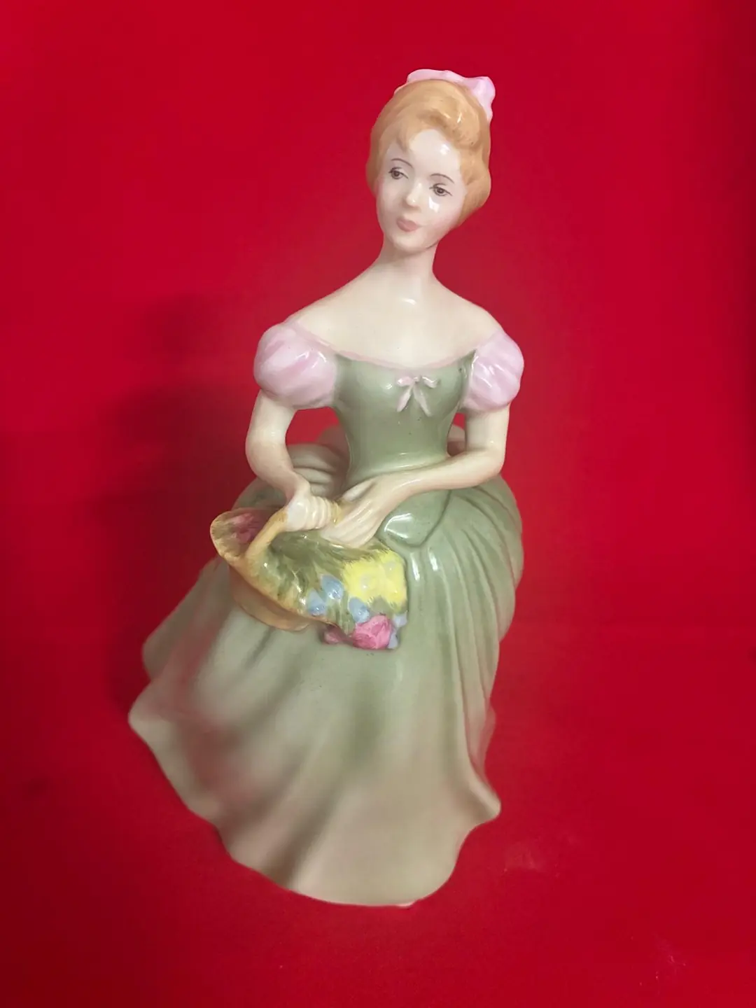 Royal Doulton Clarissa 1967 İngiliz Porselen Lady