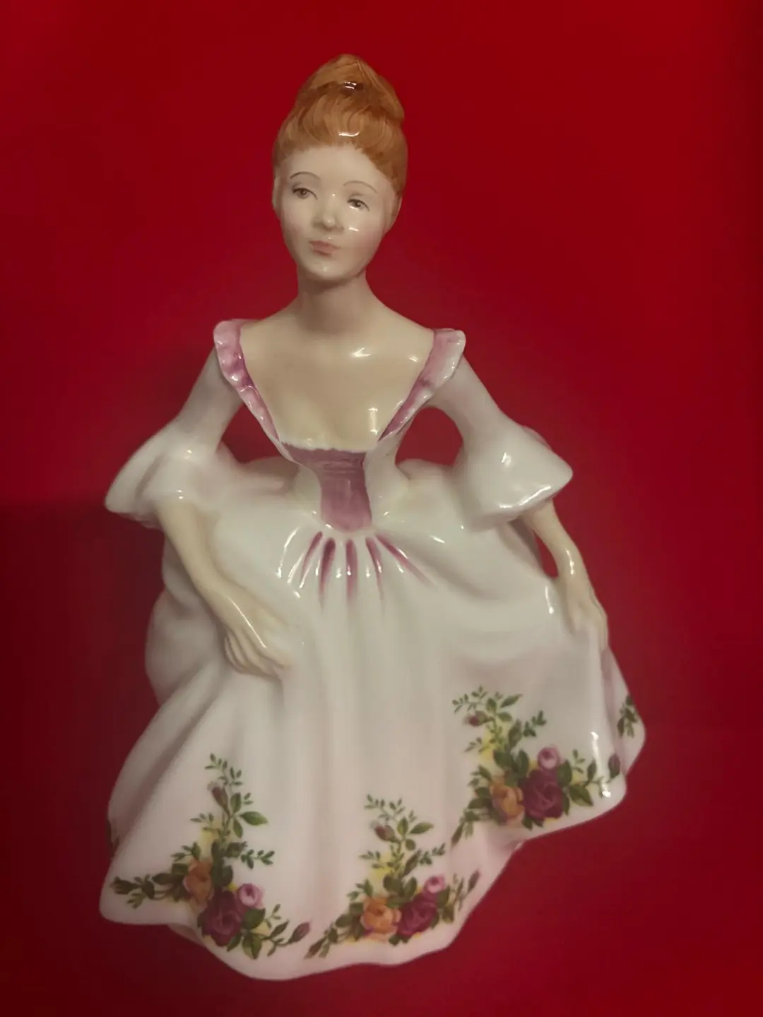 Royal Doulton Country Rose İngiliz Porselen Lady