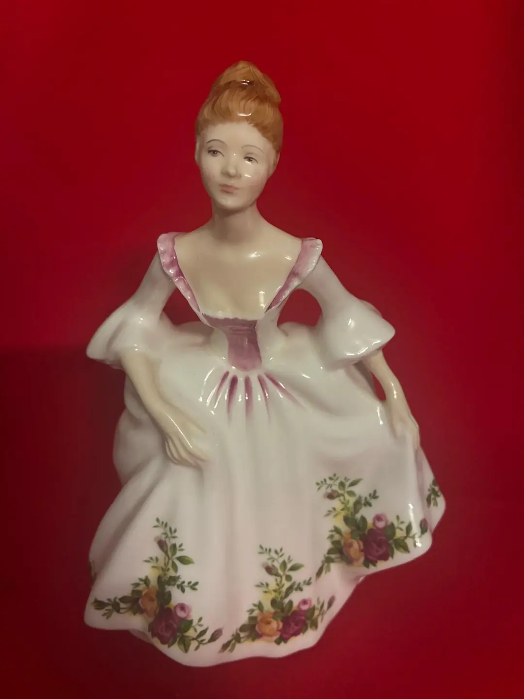 Royal Doulton Country Rose İngiliz Porselen Lady