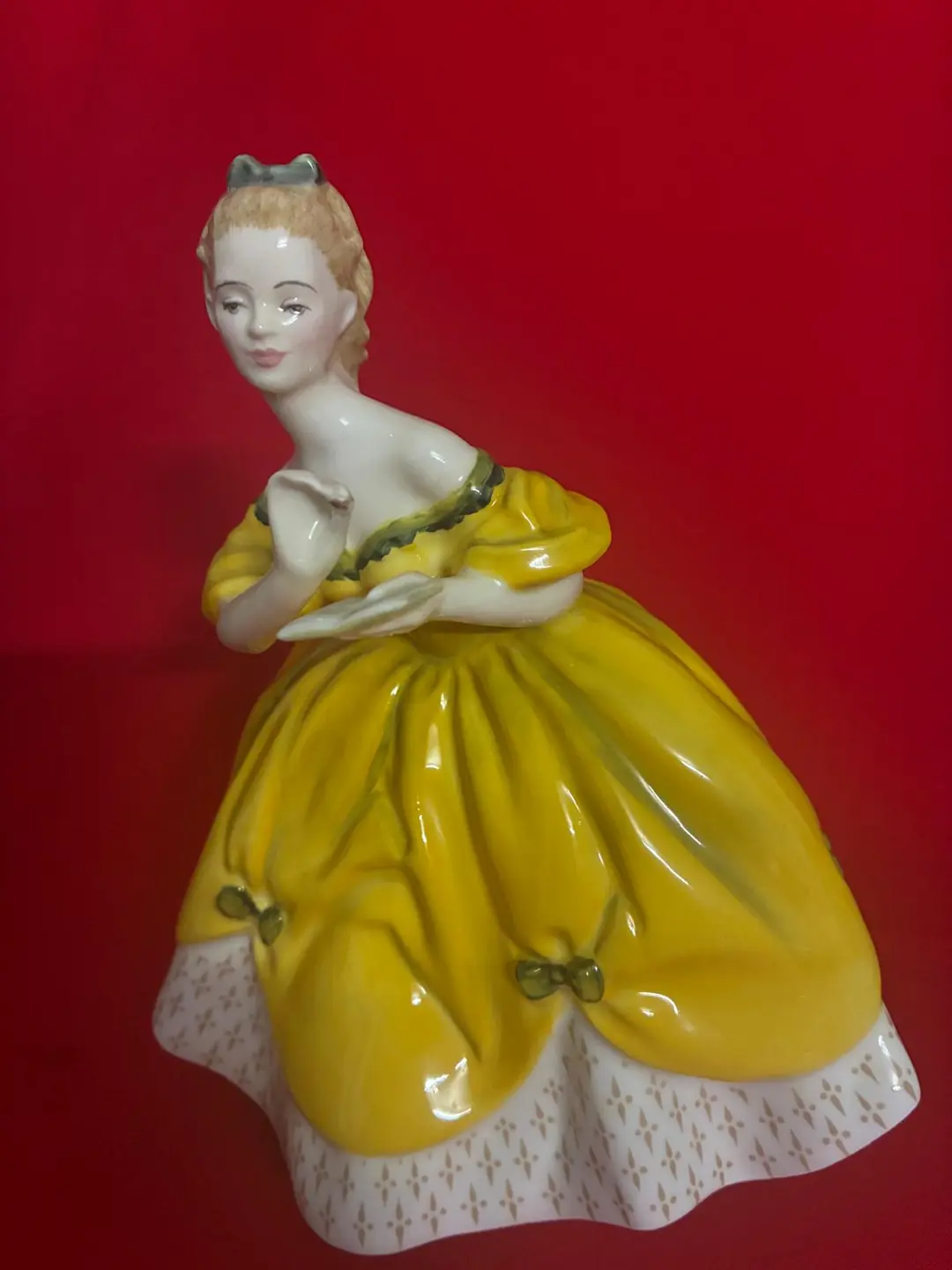 Royal Doulton İngiliz Porselen Lady