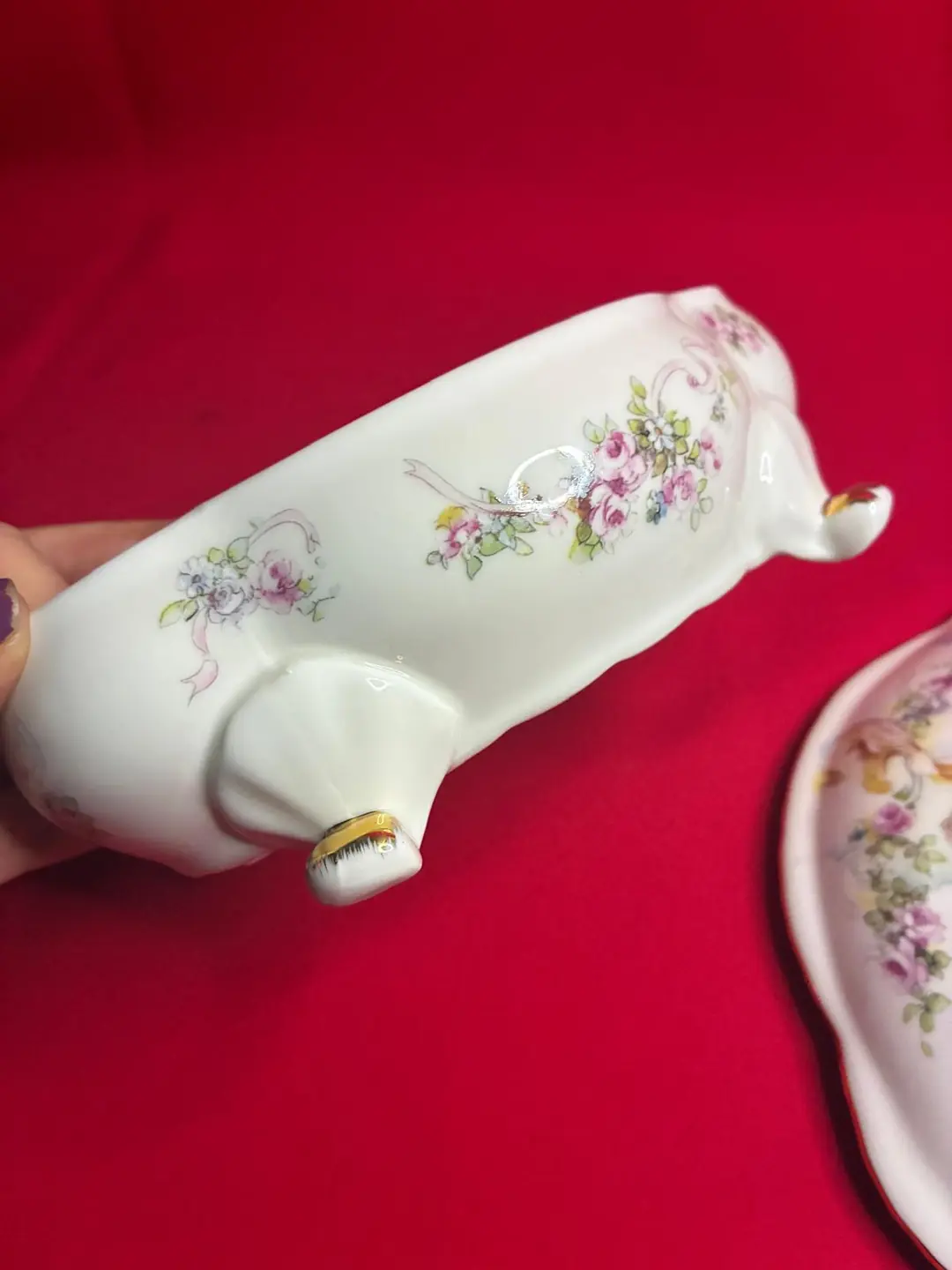 Royal Rokoko Stil Aslan Ayaklı Porselen Bomboniere – Melek Figürlü Kapaklı Şekerlik