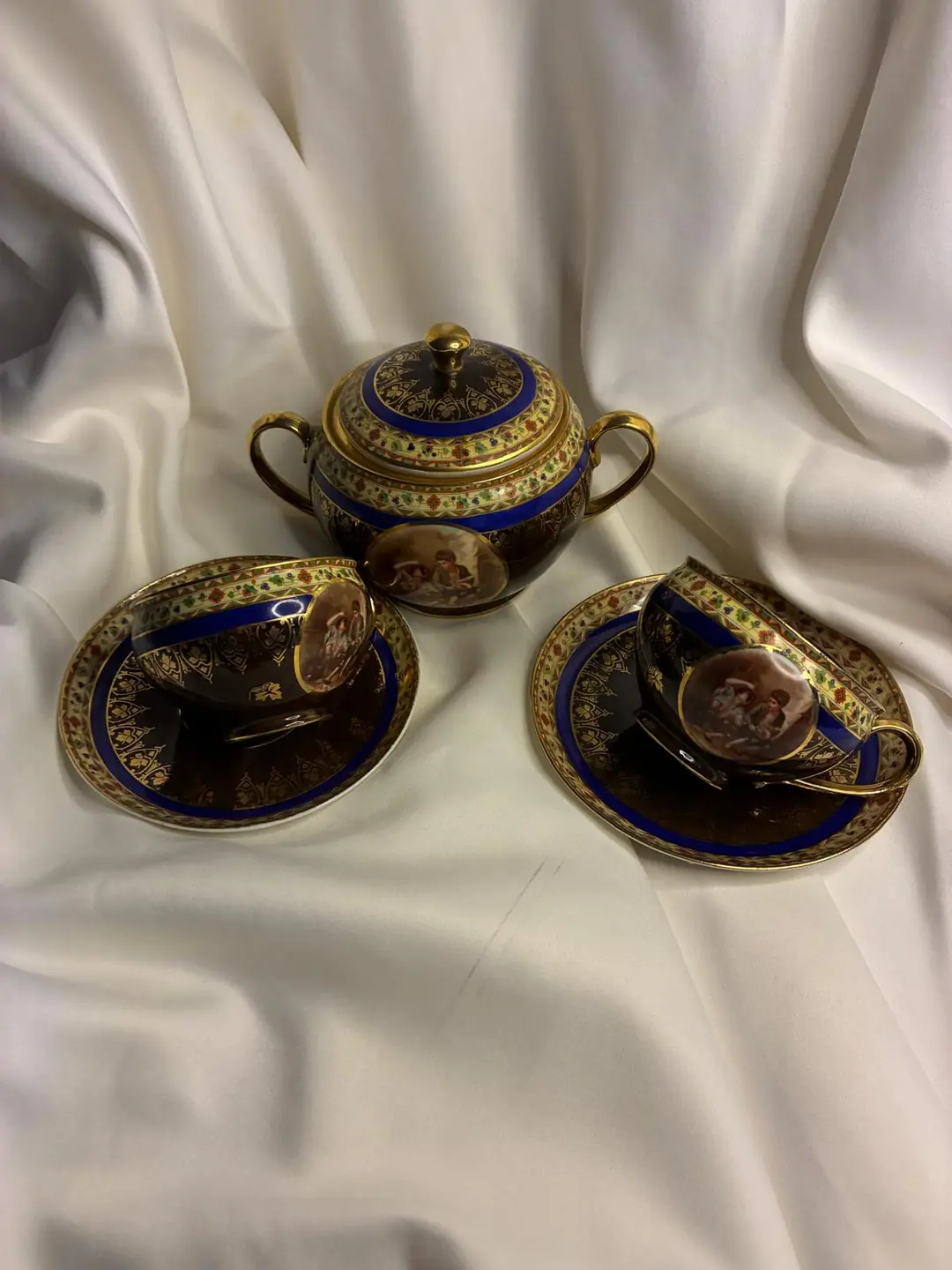 Vienna Style “KINGS” Damgalı Kobalt & Altın Yaldızlı Porselen Sunum Seti-1920-1930'lar